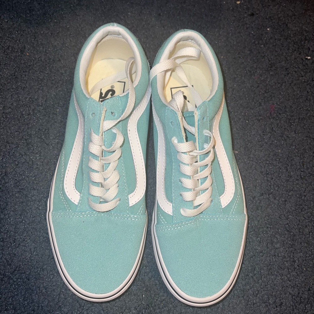 BRAND NEW Blue old skool vans women’s 6.5 men’s 5